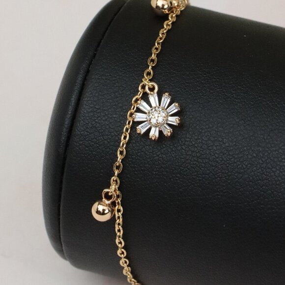 Sparkling Floral Charm Rose Gold Bracelet for Everyday Elegance, XPBL0711 - Picture 1 of 12